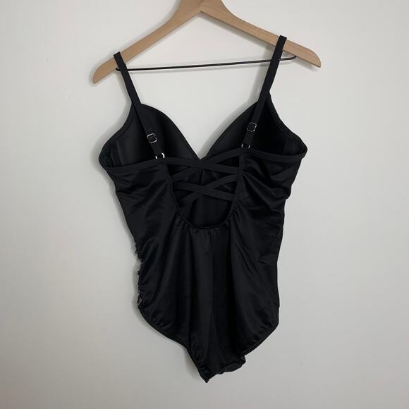 Miraclesuit Temptation Underwire One-Piece Swimsuit Size 12 Womens Black - Picture 5 of 16